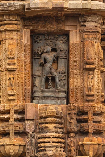 位于Ananta Vasudeva寺Parswadebata壁龛中的Varaha石雕或Vishnu勋爵的野猪神像 献给克里希纳勋爵 始建于公元13世纪 由印度奥迪沙Bhubaneswar的东Ganga王朝的Chandrika女王建造 — 图库照片