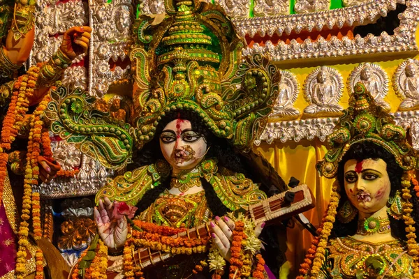 Estatua Diosa Saraswati Sosteniendo Instrumento Musical Llamado Veena Hizo Clic —  Fotos de Stock