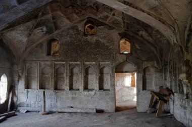 Habashi Mahal 'in iç manzarası, Malik Ambar Sarayı olarak da bilinir, 1590' larda inşa edilmiştir, Junnar 'da, Maharashtra, Hindistan' da, Pune yakınlarında yer almaktadır.