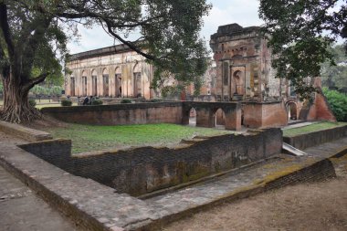 Nawab Asaf Ud-Daulah 'ın 1700' lerin sonlarında Nawab Saadat Ali Khan, Lucknow, Uttar Pradesh, Hindistan 'da inşa ettiği İngiliz Konutu' ndaki bungalov.