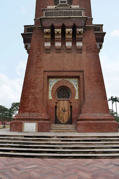 位于勒克瑙市的甘塔Ghar Husainabad时钟塔的特写底部视图 它由Nawab Nasir Din Haider建于1881年 北方邦勒克瑙 — 图库照片