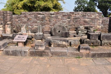 47 numaralı manastır, tapınak ve antik Budist anıtında duruyor. , Dünya Mirası Sitesi, Sanchi, Madhya Pradesh, Hindistan