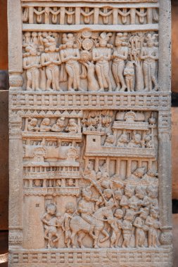 Stupa No 1, Kuzey Geçidi, Sağ Sütun, Ön Yüz Paneli 4: Kral Prasenjit 'in kraliyet alayı, maiyeti ile başkenti Sravasti' ye giriyor. Büyük Stupa, Dünya Mirası Sitesi, Sanchi, Madhya Pradesh, Hindistan 