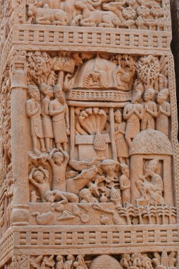 Stupa No 1, Doğu Kapısı, Sol Sütun, İç Panel 2: Buda Uruvela 'da yılanı evcilleştirdi. Dünya Mirası Alanı, Sanchi, Madhya Pradesh, Hindistan