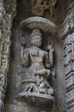 Batı kapısı olarak da bilinen Vadodara Bhagol 'a, Dabhoi, Gujarat, Hindistan' da bulunan putlar oyuldu.