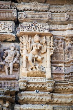Doğu kapısı Hira Bhagol 'un mimarı Hiradhar, Dabhoi, Gujarat, Hindistan' da yer almaktadır.
