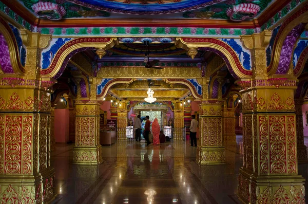 Interior Temple Nilkanthdham Swaminarayan Temple Extensive Religious Complex Pagodas Fountains — Stock Photo, Image