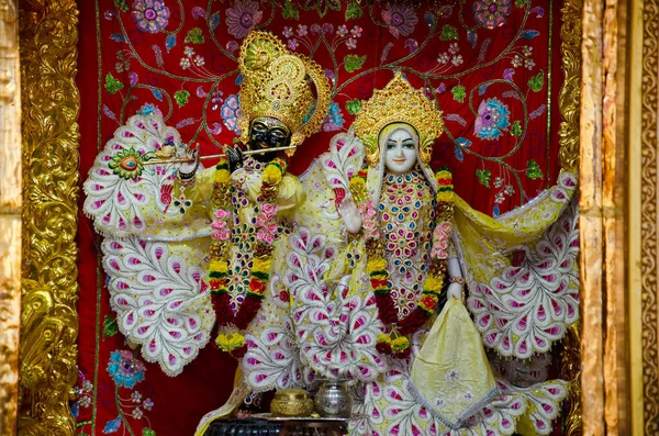 Radha Los Ídolos Krishna Dentro Del Templo Swaminarayan Nilkanthdham Poicha —  Fotos de Stock