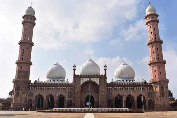 Πρόσοψη Του Taj Masjid Μια Ισλαμική Αρχιτεκτονική Τζαμί Που Βρίσκεται — Φωτογραφία Αρχείου