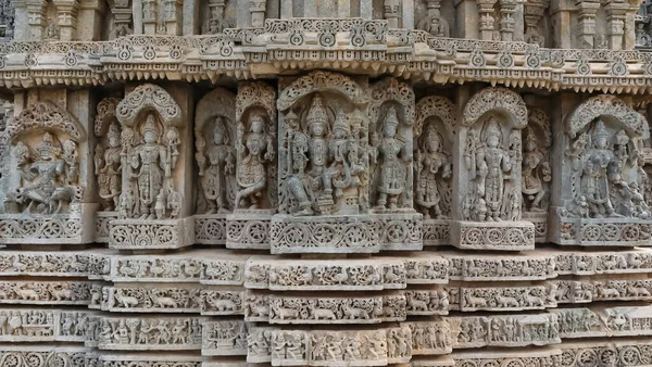 Escultura Dioses Indios Escenas Guerra Muralla Del Templo Javagal Hassan —  Fotos de Stock