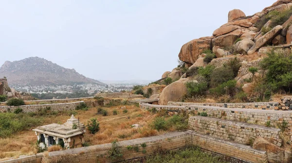 Festungsruinen Und Blick Auf Den Kashi Vishvanath Tempel Chitradurga Fort — Stockfoto