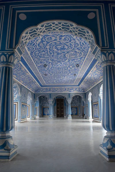 Chhavi Niwas Mostrando Hermoso Azul Brillante Con Detalles Blancos Palacio — Foto de Stock