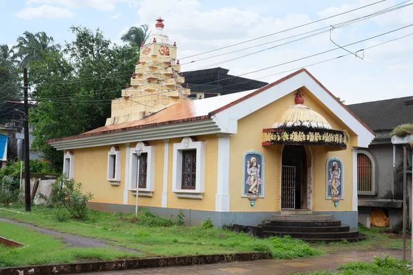 Kis Templom Közel Devaki Krishna Templom Hindu Templom Található Mashel — Stock Fotó