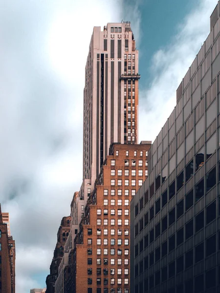 NYC 'deki binalara bakıyorum.