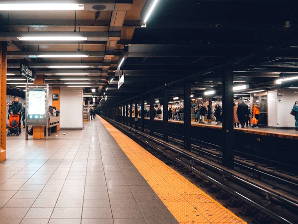 Nova Iorque Estação Metrô Subterrânea — Fotografia de Stock