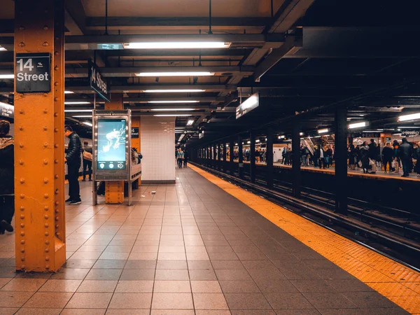 Nova Iorque Estação Metrô Subterrânea — Fotografia de Stock