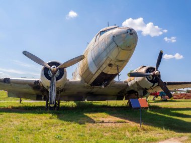 İkinci sınıf motor pistonu ve ticari uçaklar..