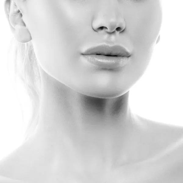 Портрет Красивой Женской Модели Чистым Лицом Белом Фоне Молодая Женщина — стоковое фото