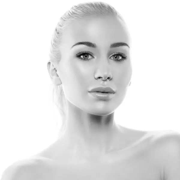 Portret Van Mooi Vrouwelijk Model Met Schoon Gezicht Geïsoleerd Witte — Stockfoto