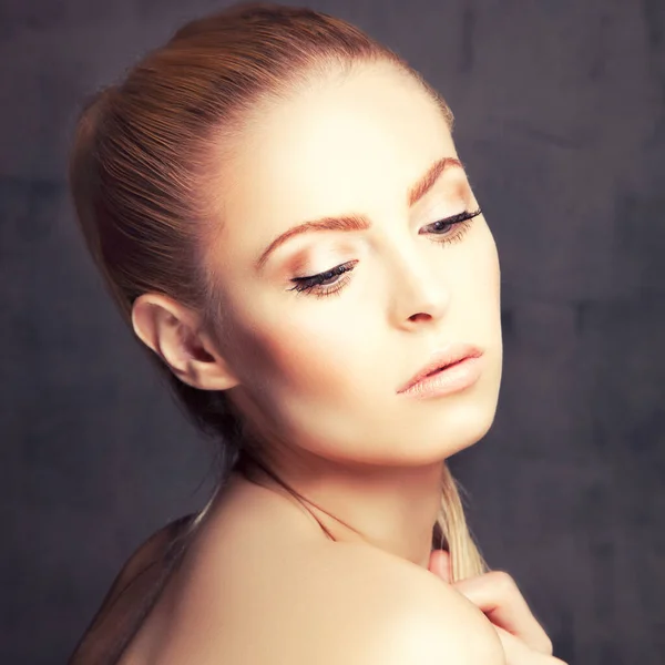 Bellezza Bella Faccia Donna Con Pelle Pulita Isolato Cura Della — Foto Stock