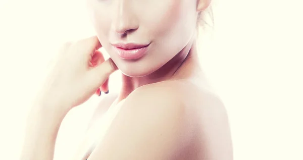Güzel Genç Beyaz Bir Kız Yüzü Cildi Dudakları Makyajı Temiz — Stok fotoğraf
