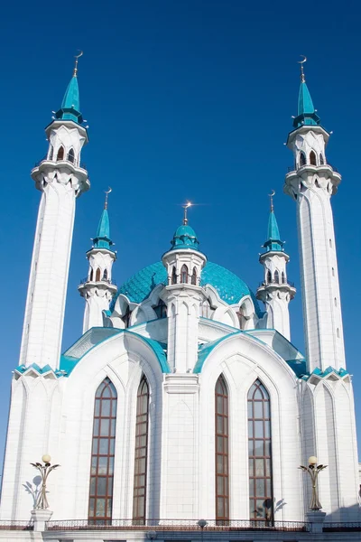 Het gebouw van de belangrijkste moskee in de stad van kazan, tatarstan — Stockfoto