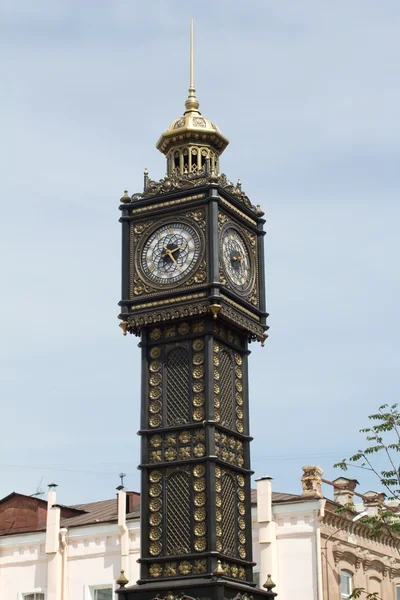 En liten kopia av big ben tornet i irkutsk, Ryssland — Stockfoto