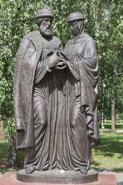 Monumento a Pietro e Fevronia Murom a Irkutsk, rappresenta la fede, la speranza, l'amore — Foto Stock