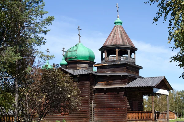 Old wooden church at ethnographic museum Taltsy in Irkutsk Region — Stock Photo, Image