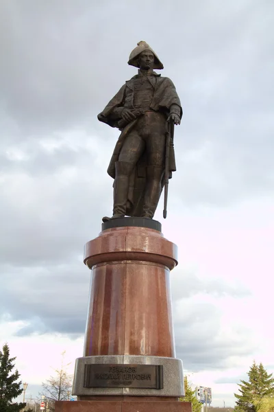 Het monument aan de stichter van de stad van Krasnojarsk — Stockfoto