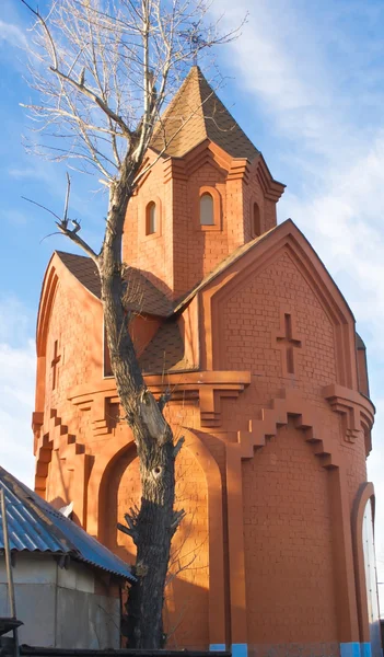 Igreja de tijolo no estilo gótico em Irkutsk — Fotografia de Stock