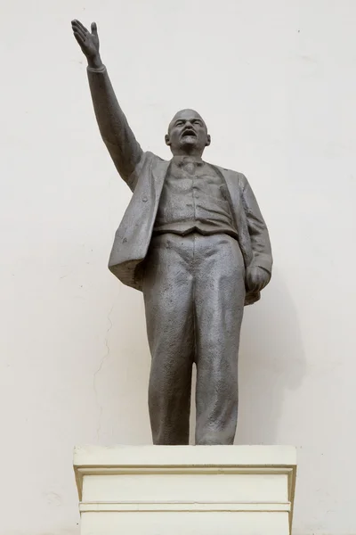 Памятник Владимиру Ленину - революционному лидеру Советской России — стоковое фото