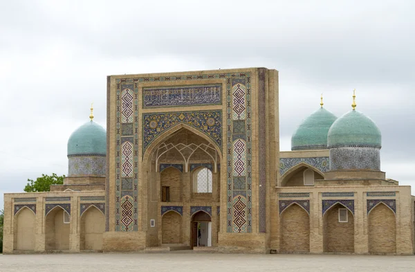 Friday Mosque XIX century Hazrat Imam Square in Tashkent, Uzbekistan — Stock Photo, Image