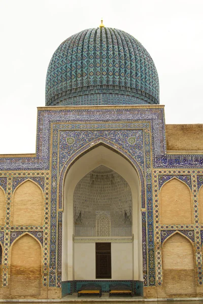 Alte Moschee in der Stadt Samarkand, Usbekistan — Stockfoto