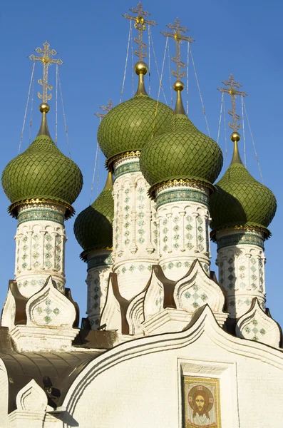 Die grüne Kuppel der orthodoxen Kirche in Nischni Nowgorod — Stockfoto