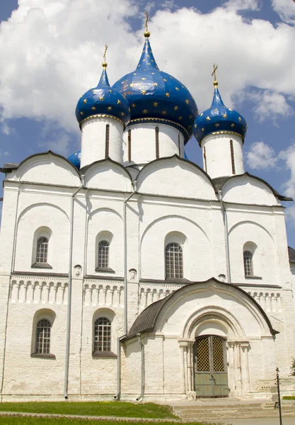 Church domes with blue star in Suzdal — Stock Photo, Image