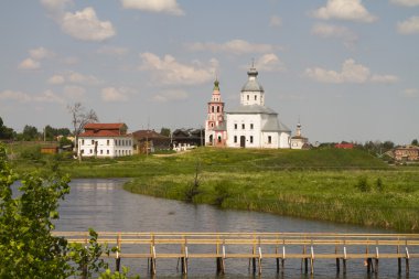 Ortodoks Kilisesi ve çan kulesi suzdal şehrin görünümü