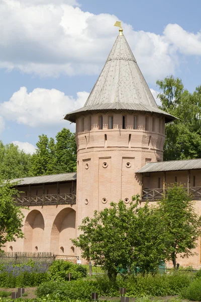 Wall and tower Spaso-Euthymius monastery in Suzdal — Stock Photo, Image