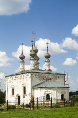 suzdal, Rusya da beş kubbe ile beyaz Ortodoks Kilisesi