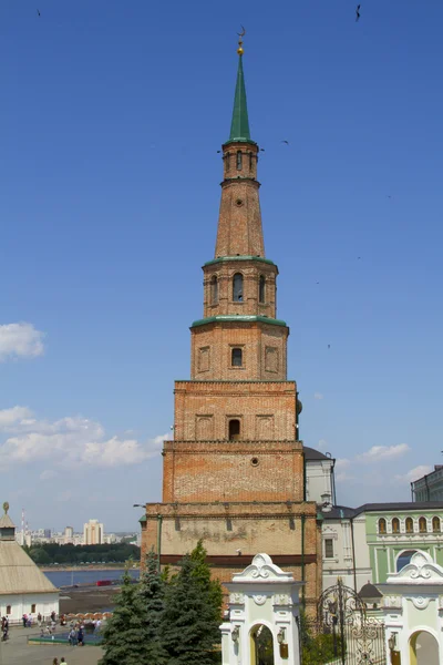 Наклонная башня в Казанском Кремле — стоковое фото