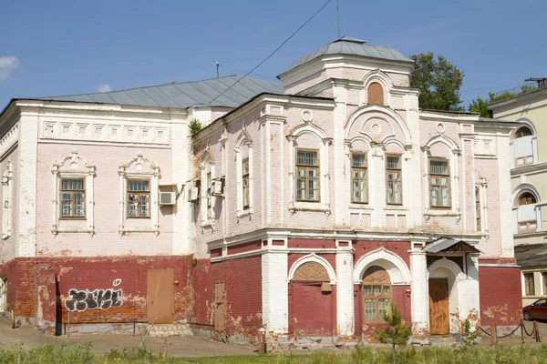 Velha casa arruinada em Kazan — Fotografia de Stock