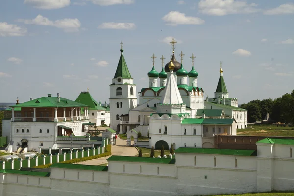 Petschersky-Himmelfahrtskloster in Nischni Nowgorod — Stockfoto