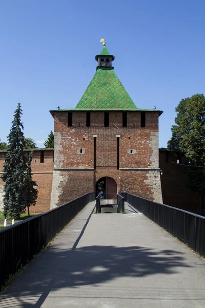 The towers of the Novgorod Kremlin in sunny weather — Stock Photo, Image