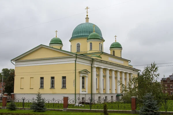 Het gebouw kerkelijke school in tula — Stockfoto