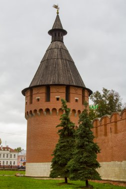 tula Kremlin'in tuğla duvar ve Muhafız Kulesi