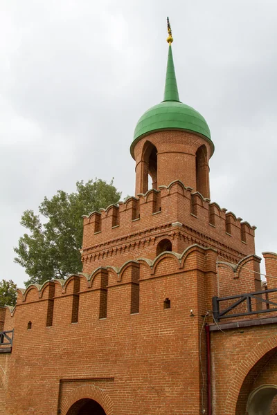 Cegły ściany i Strażnik wieży Kremla tula — Zdjęcie stockowe