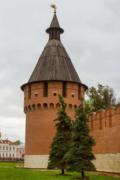 Cegły ściany i Strażnik wieży Kremla tula — Zdjęcie stockowe