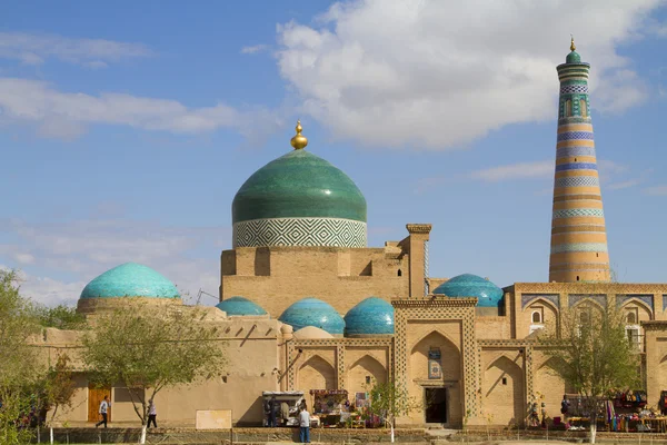 Παζάρι στα τείχη του το αρχιτεκτονικό σύνολο του xi αιώνα - Ισλάμ khoja — Φωτογραφία Αρχείου