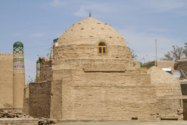 Oude graven in de Centraal Aziatische stad van khiva — Stockfoto