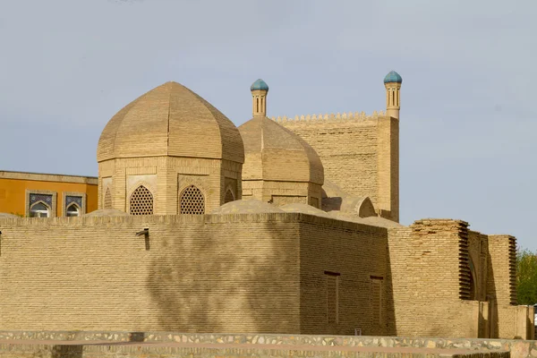 Religieuze gebouw in de oude stad van Buchara, Oezbekistan — Stockfoto